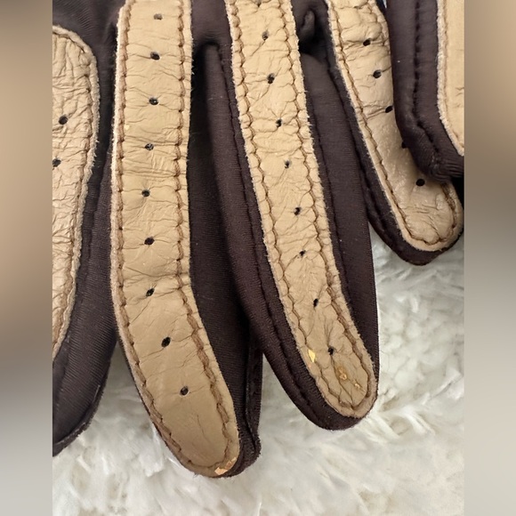 vintage brown Isotoner gloves, one size, likely made of leather & nylon. - Picture 3 of 7